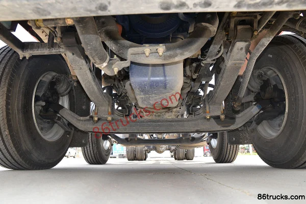 SHACMAN Delong M3000S 400hp 8X4(12 wheels) 9.5m Wing Opening Box Truck (China VI) Chassis (1) | 86Trucks