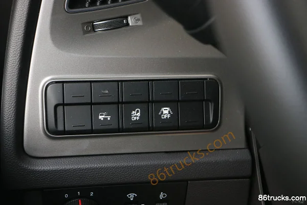 Hyundai Commercial Vehicle New Generation Chuanghu 460 hp 6X4(10 wheels) LNG Tractor Truck (China VI) Cab (3) | 86Trucks