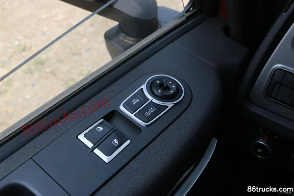Hyundai Commercial Vehicle New Generation Chuanghu 460 hp 6X4(10 wheels) LNG Tractor Truck (China VI) Cab (2) | 86Trucks