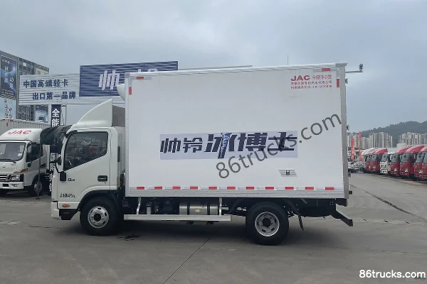 JAC Shuailing Q6 Ice Doctor 160 hp 4X2(6 wheels) 4.015m Refrigerated Truck (China VI) Exterior (3) | 86Trucks