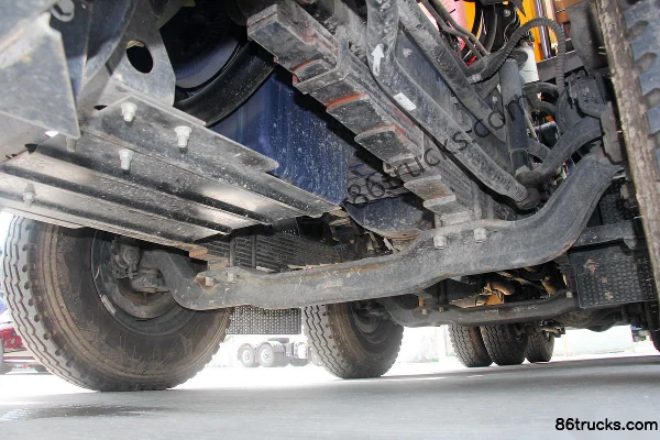 JAC Gallop K5X camion lourd 375 ch 8X4(12 roues) camion benne 5,6 m (China VI) Châssis (2) | 86Trucks