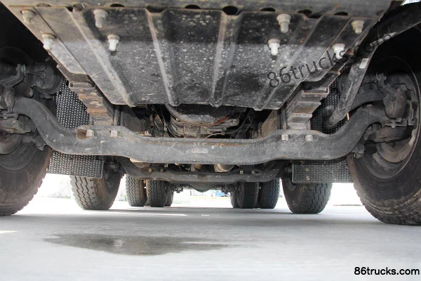 JAC Gallop K5X camion lourd 375 ch 8X4(12 roues) camion benne 5,6 m (China VI) Châssis (1) | 86Trucks