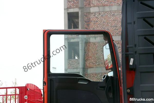 Sitrak SITRAK G7 13L Diesel 570hp 8X4(12 wheels) Sinotruk 16-speed AMT automatic 9.6m semi-panel cage van cargo truck Cab (2) | 86Trucks