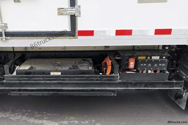 Yutong Pure Electric Second Generation 4.5T 3.95m Electric Refrigerated Truck (Yutong) 90.24kWh 4X2(6 wheels) Chassis (1) | 86Trucks