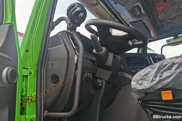 Sinotruk HOWO V7-X 400hp 8X4(12 wheels) 5.6m Dump Truck (China VI) Cab (3) | 86Trucks