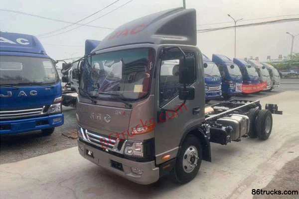 JAC Junling A8 160 ch 4X2(6 roues) Camion frigorifique 4,15 m (boîte Xingrui) Extérieur (3) | 86Trucks