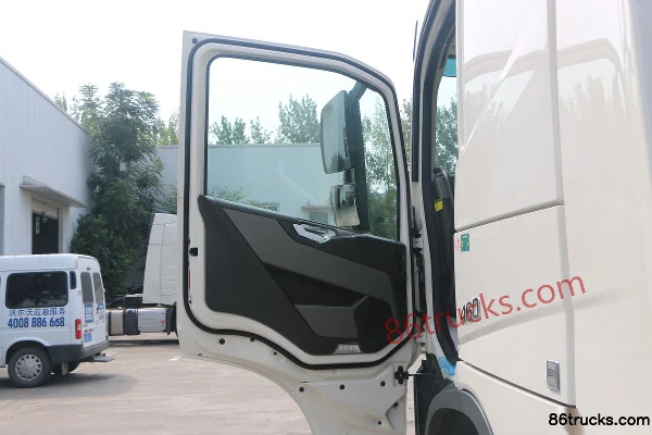 Volvo New FM heavy truck 460 hp 4X2(6 wheels) automatic tractor truck (China VI) Cab (1) | 86Trucks