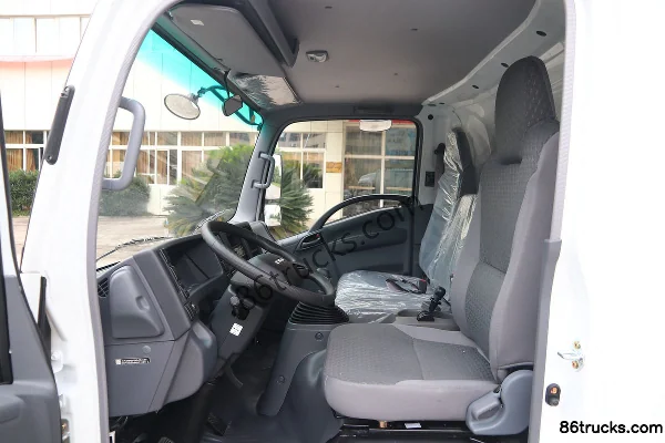 Qingling Lingka 150hp 4X2(6 wheels) 4.13m single-row box light truck Cab (3) | 86Trucks