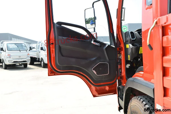 Kama Kaijie M6 Zunxiang Edition 190 hp 4X2(6 wheels) 5.33m Flatbed Cargo Truck Cab (2) | 86Trucks