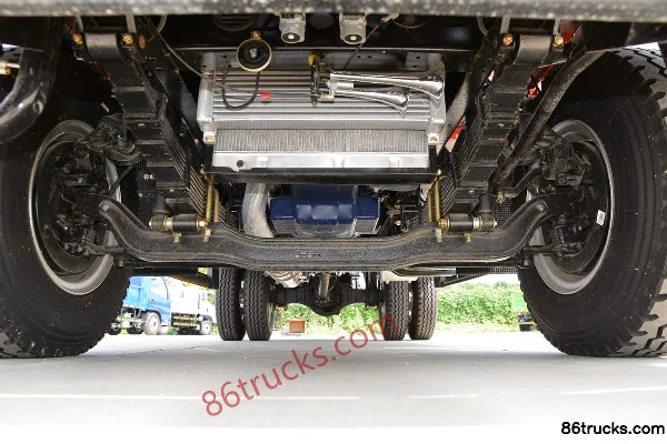 Kama Kaijie M6 Zunxiang Edition 190 hp 4X2(6 wheels) 5.33m Flatbed Cargo Truck Chassis (1) | 86Trucks