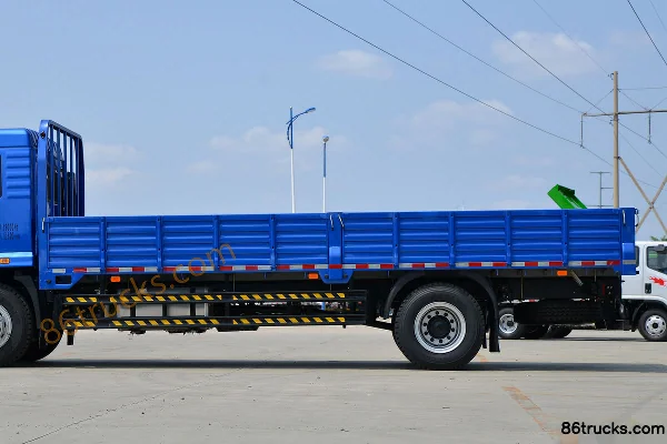 Kama Yunteng 220 hp 4X2(6 wheels) 6.75m Flatbed Cargo Truck (China VI) Body (2) | 86Trucks