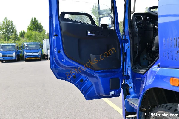 Kama Yunteng 220 hp 6X2(8 wheels) 5.2m Dump Truck (China VI) Cab (2) | 86Trucks