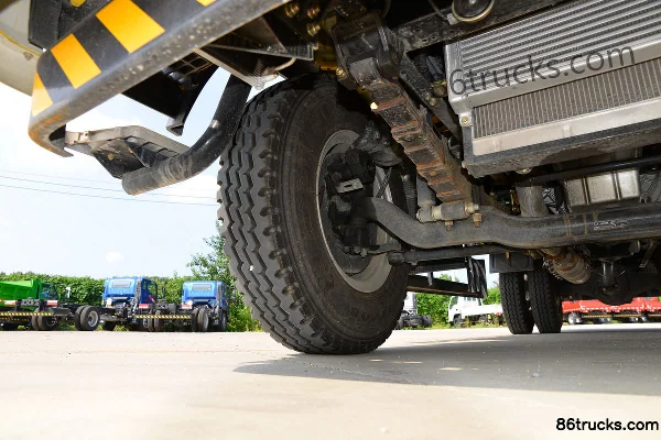 Kama Kaijie M6 170 hp 4X2(6 wheels) flatbed truck (China VI) Chassis (2) | 86Trucks