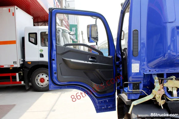 Dongfeng Duolika D6-L Ruineng Edition 140 hp 4X2(6 wheels) 4.17m Single Row Van Light Truck (China VI) Cab (1) | 86Trucks