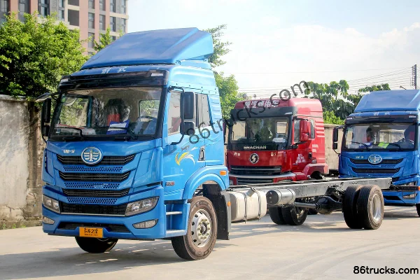 FAW Jiefang Qingdao Long VH Medium Truck 2.0 220hp 4X2(6 wheels) 8.2m Wing Opening Box Cargo Truck (China VI) Exterior (3) | 86Trucks
