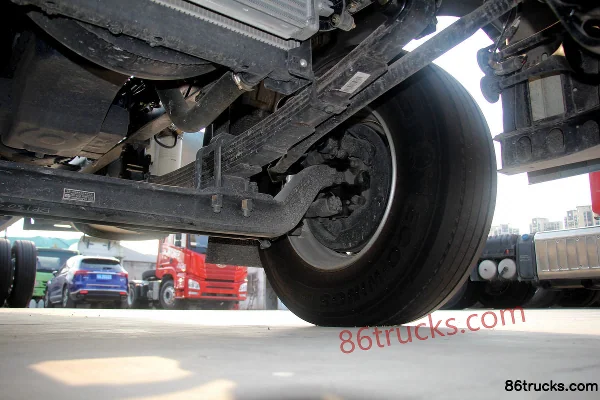 FAW Jiefang Qingdao Long VH Medium Truck 2.0 220hp 4X2(6 wheels) 8.2m Wing Opening Box Cargo Truck (China VI) Chassis (3) | 86Trucks
