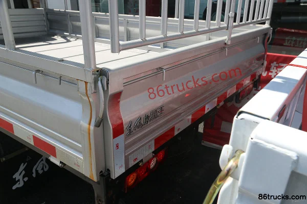 Dongfeng Xiaobawang W18 1.6L 122 ch 4X2(6 roues) camion léger à ridelles, cabine simple 3,7 m Carrosserie (3) | 86Trucks