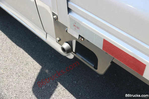 Dongfeng Xiaobawang W18 1.6L 122 ch 4X2(6 roues) camion léger à ridelles, cabine simple 3,7 m Carrosserie (2) | 86Trucks