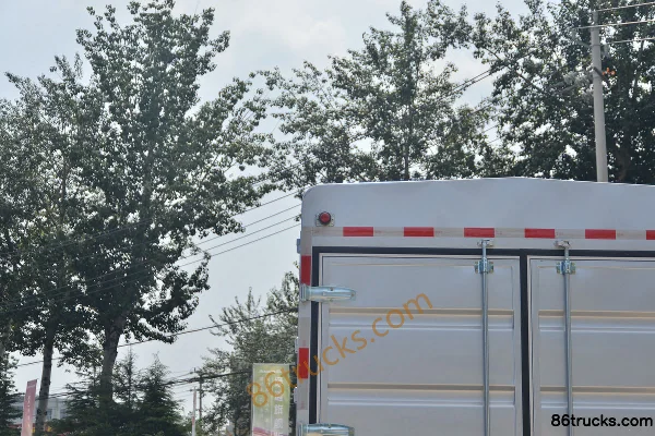 Foton Aumark S1 Series Zhiying Edition 130 hp 4X2(6 wheels) 4.17 m Single Row Stake Light Truck (Axle Ratio 4.875)(China VI) Body (3) | 86Tr