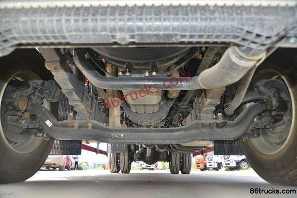 Dongfeng Commercial Vehicle Tianjin KR Comfort Edition 260hp 4X2(6 wheels) 6.8m Stake Truck Chassis (1) | 86Trucks