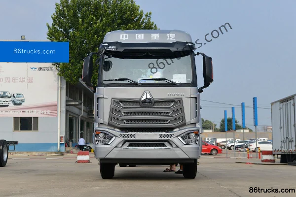 Sinotruk HOWO NX Medium Truck 245 hp 4X2(6 wheels) 8.6m Van Cargo Truck Exterior (2) | 86Trucks