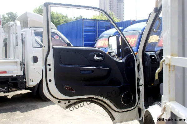 JAC Kaida X6 1.6L 122 hp 4X2(6 wheels) gasoline 3.8m single row stake mini truck Cab (1) | 86Trucks