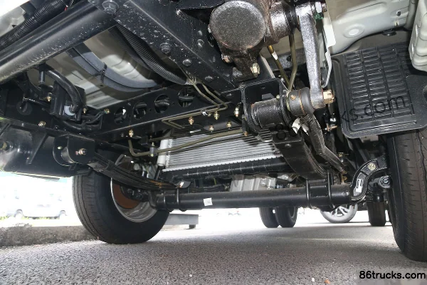 Dongfeng T5 1.6L 122 hp 4X2(6 wheels) Gasoline 3.965m Single Row Stake Truck (China VI) Chassis (2) | 86Trucks