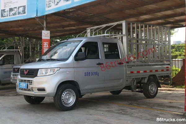 Wuling Rongguang 1.5L 107 hp 4X2(6 wheels) Gasoline 2.31m Double Row Stake Light Truck (China VI) Exterior (3) | 86Trucks
