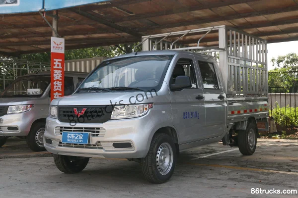 Wuling Rongguang 1.5L 107 hp 4X2(6 wheels) Gasoline 2.31m Double Row Stake Light Truck (China VI) Exterior (2) | 86Trucks