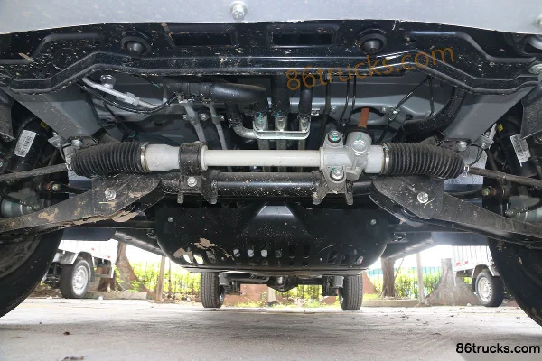 Wuling Rongguang 1.5L 107 hp 4X2(6 wheels) Gasoline 2.31m Double Row Stake Light Truck (China VI) Chassis (3) | 86Trucks
