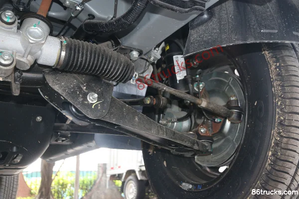Wuling Rongguang 1.5L 107 hp 4X2(6 wheels) Gasoline 2.31m Double Row Stake Light Truck (China VI) Chassis (2) | 86Trucks
