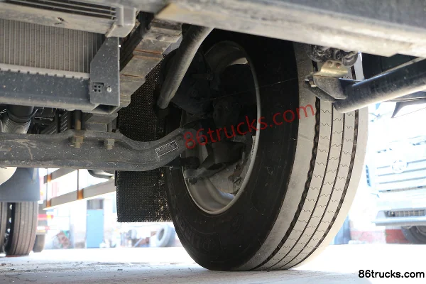 FAW Jiefang Qingdao JK6 Medium Truck 220 hp 4X2(6 wheels) 8.3m van cargo truck (China VI) Chassis (3) | 86Trucks
