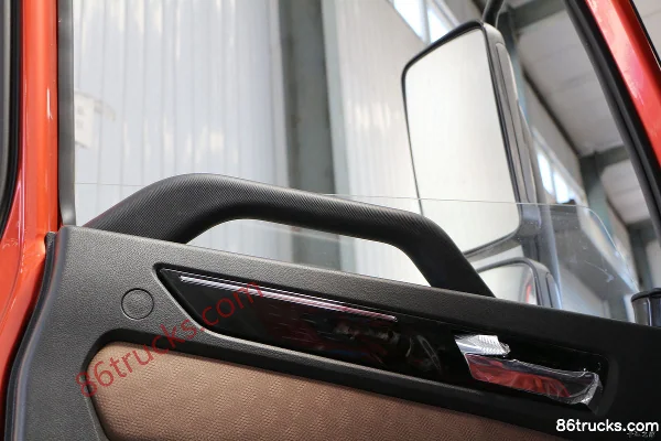 FAW Jiefang Qingdao Long VH Medium Truck 2.0 Edition 240 hp 4X2(6 wheels) 9.65m Van Cargo Truck Cab (1) | 86Trucks