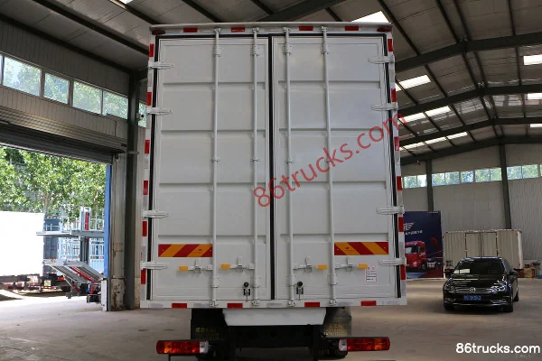 FAW Jiefang Qingdao Long VH Medium Truck 2.0 Edition 240 hp 4X2(6 wheels) 9.65m Van Cargo Truck Body (2) | 86Trucks