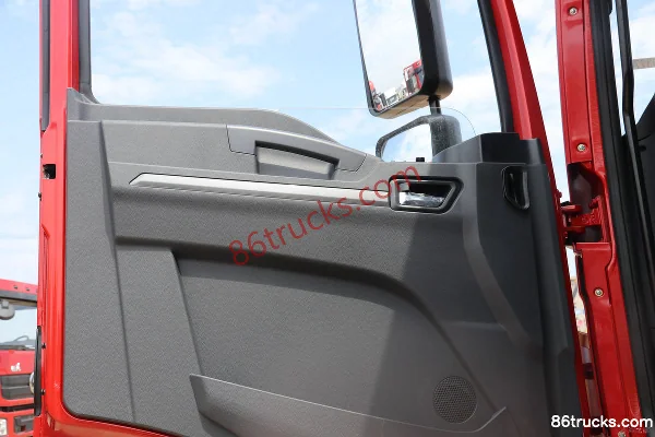 SHACMAN Delong L3000 Flagship Edition 245 hp 4X2(6 wheels) 6.8m Stake Cargo Truck (China VI) Cab (3) | 86Trucks