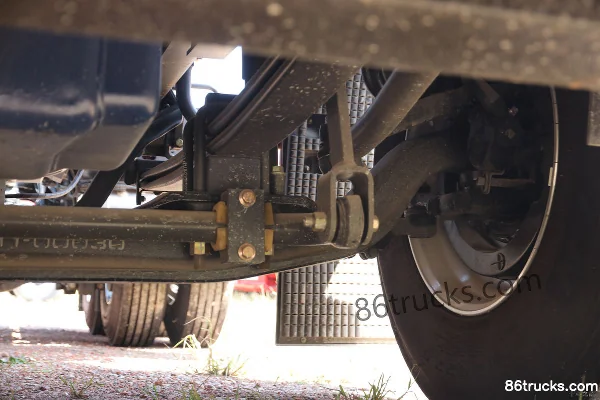 XCMG Hanfeng XG1H 460 hp 6X4(10 wheels) LNG tractor truck (China VI) Chassis (3) | 86Trucks