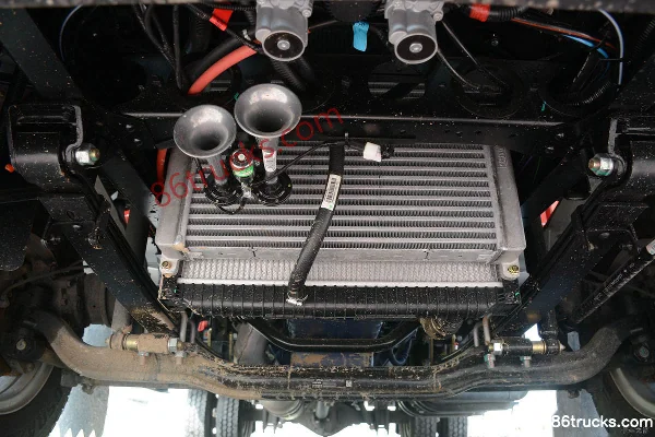 Sinotruk HOWO Tongshuai 127 ch 4X2(6 roues) camion léger à ridelles cabine simple 4,15 m (China VI) Châssis (1) | 86Trucks