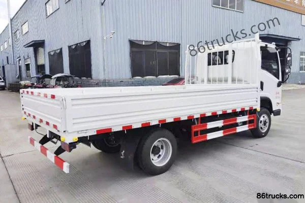 Dongfeng T18 4.5T 4.13m single-row pure electric flatbed truck 4X2(6 wheels) Exterior (3) | 86Trucks