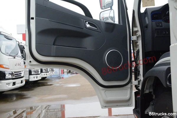 JAC Junling V5 129 hp 4X2(6 wheels) 4.235m single-row cage light truck Cab (2) | 86Trucks