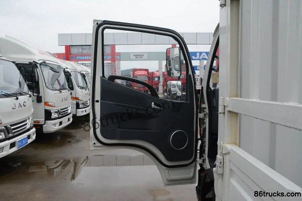 JAC Junling V5 129 hp 4X2(6 wheels) 4.235m single-row cage light truck Cab (1) | 86Trucks