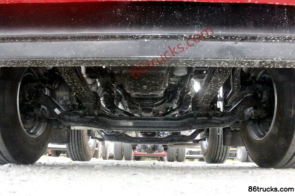 Dongfeng Commercial Vehicle Tianlong KL 290 hp 6X2(8 wheels) 9.6 m Postal Truck (high roof) Chassis (1) | 86Trucks