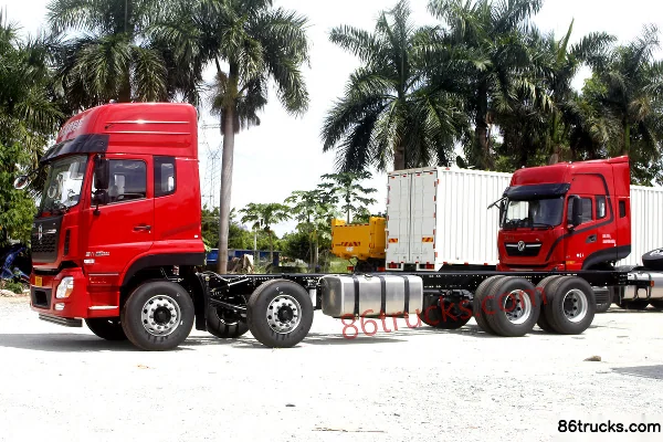 Dongfeng Commercial Vehicle Tianlong VL Poids lourd 350 ch 8X4(12 roues) Camion porteur fourgon à ailes déployables 9,6 m (toit plat) Extéri