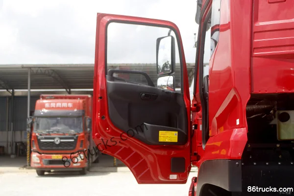 Dongfeng Commercial Vehicle Tianlong VL Poids lourd 350 ch 8X4(12 roues) Camion porteur fourgon à ailes déployables 9,6 m (toit plat) Cabine