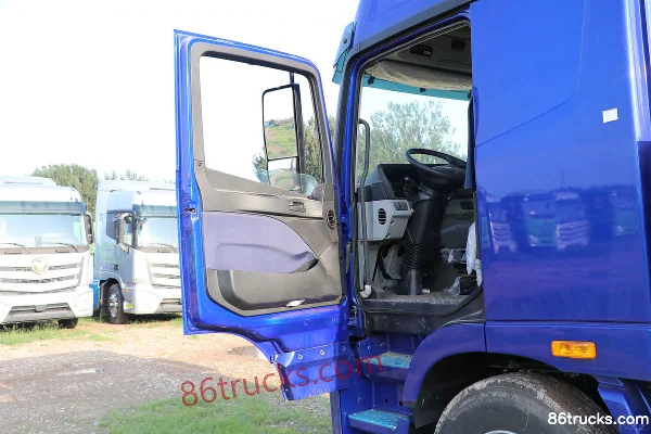 Foton Auman GTL 6-series heavy truck 300hp 6X2(8 wheels) 7.2m flatbed cargo truck Cab (2) | 86Trucks