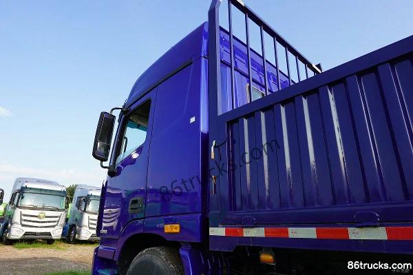 Foton Auman GTL 6-series heavy truck 300hp 6X2(8 wheels) 7.2m flatbed cargo truck Body (1) | 86Trucks