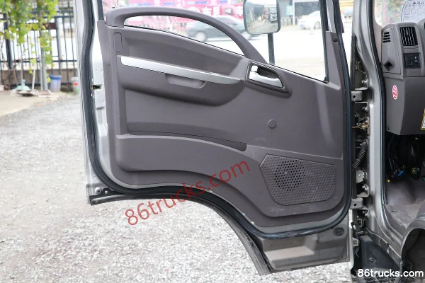 Hyundai Commercial Vehicle Hongtu 200 88 hp 4X2(6 wheels) 3.7m Single Row Van Light Truck Cab (3) | 86Trucks