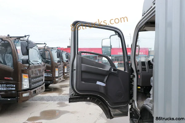 Hyundai Commercial Vehicle Hongtu 500 143 hp 4X2(6 wheels) 4.165m Single Row Van Light Truck Cab (1) | 86Trucks