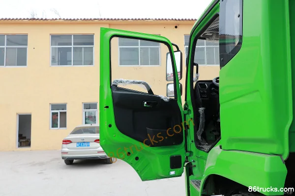 NanJun Ruiyu R60D 300 hp 8X4(12 wheels) 6.2m dump truck Cab (1) | 86Trucks
