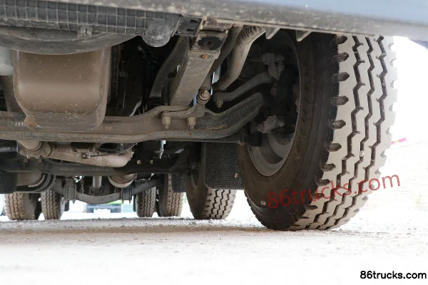 NanJun Ruiyu R60D 260 hp 8X2(10 wheels) 6.2m dump truck (rear axle lift) Chassis (3) | 86Trucks