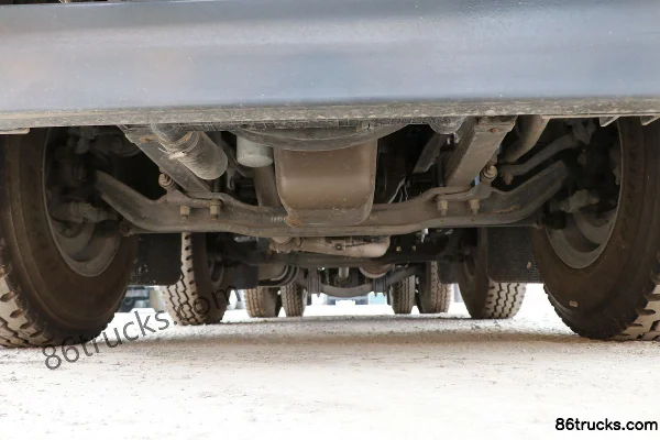 NanJun Ruiyu R60D 260 hp 8X2(10 wheels) 6.2m dump truck (rear axle lift) Chassis (1) | 86Trucks